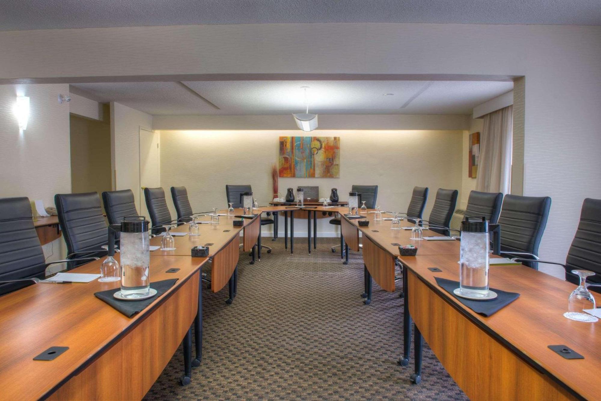 Radisson Hotel Σάντμπερι Εξωτερικό φωτογραφία